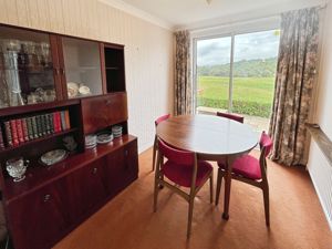 Dining Room - click for photo gallery